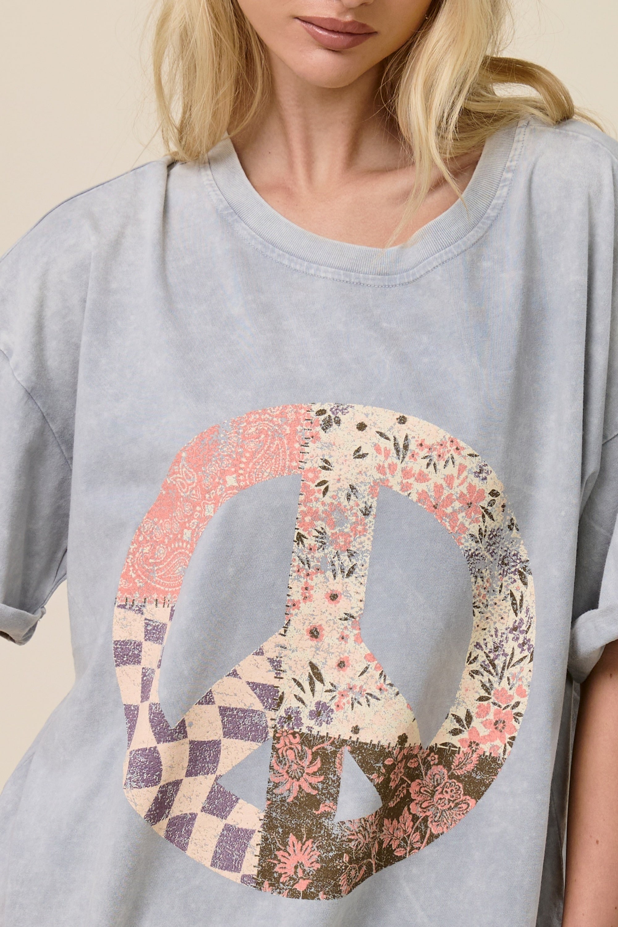 Vintage Peace Sign Oversized Graphic Tee for Women – Mineral Washed Casual T-Shirt