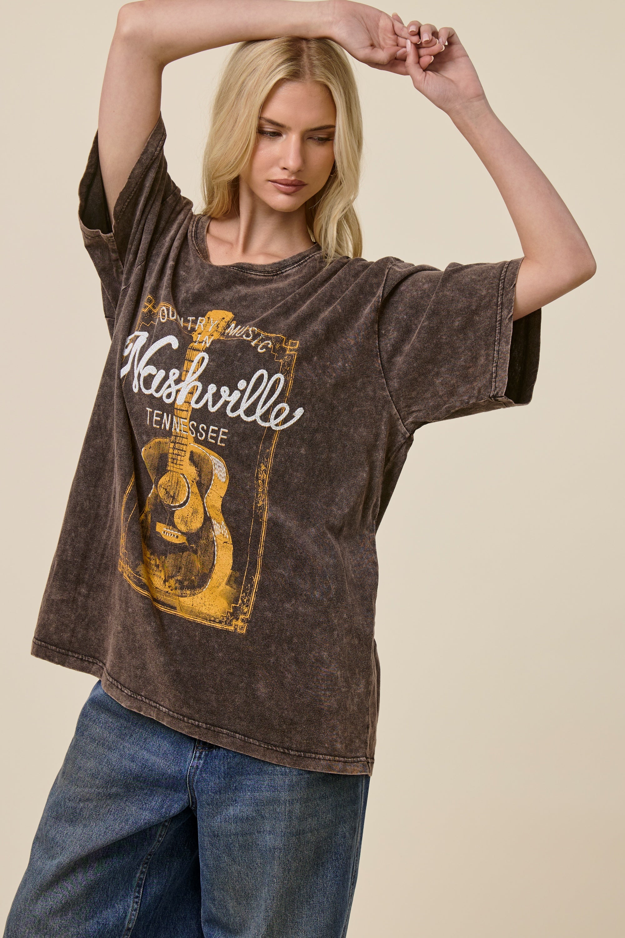FORYERI Vintage Nashville Guitar Graphic Tee – Washed Brown Country Music Shirt, Relaxed Fit Western Style Top