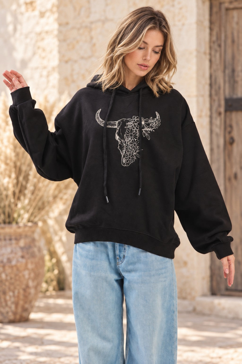 Women’s Floral Longhorn Hoodie – Western Cow Skull Graphic Pullover Sweatshirt, Relaxed Oversized Fit