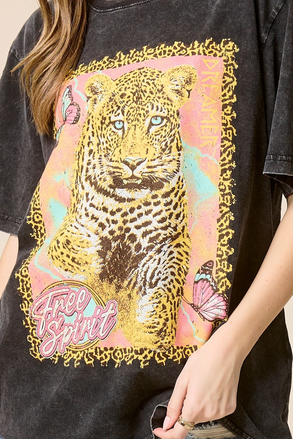 Free Spirit Leopard Graphic Tee – Vintage Wash Oversized Retro Street Style T-Shirt