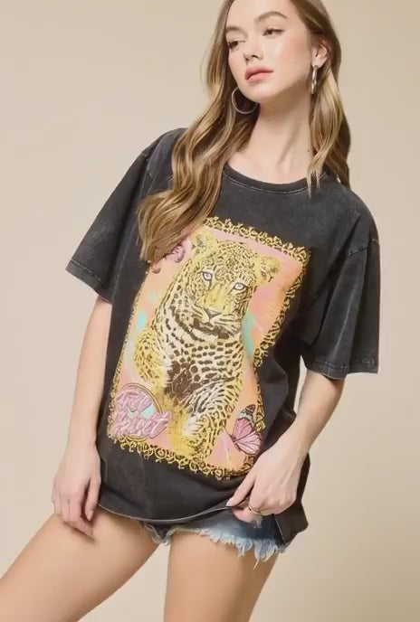 Free Spirit Leopard Graphic Tee – Vintage Wash Oversized Retro Street Style T-Shirt