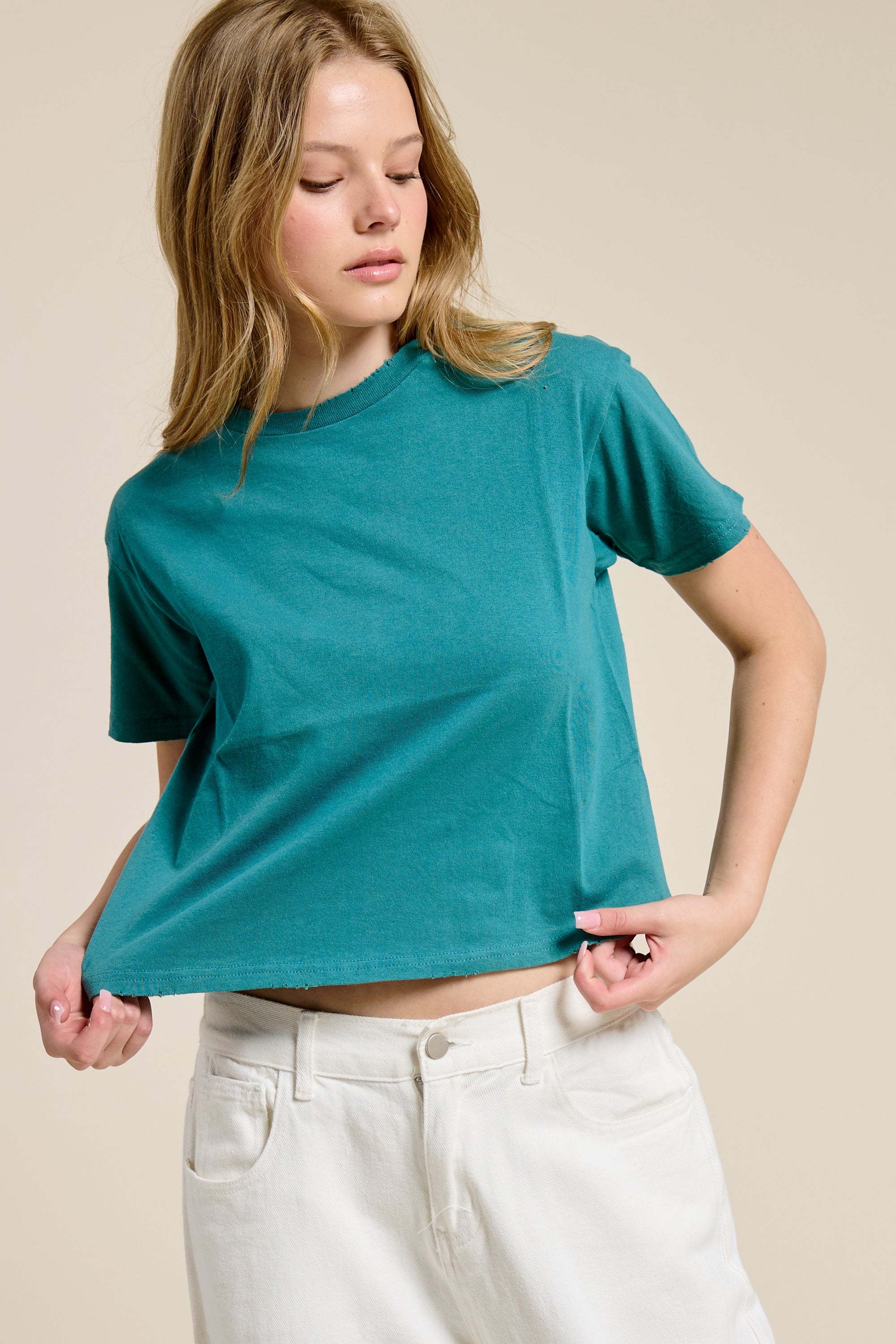 FORYERI Womens Raw Edge Crop Tee, Vintage Washed Cotton T Shirt, Grinding Detail Neck & Hem, Seamless Everyday Basic Top