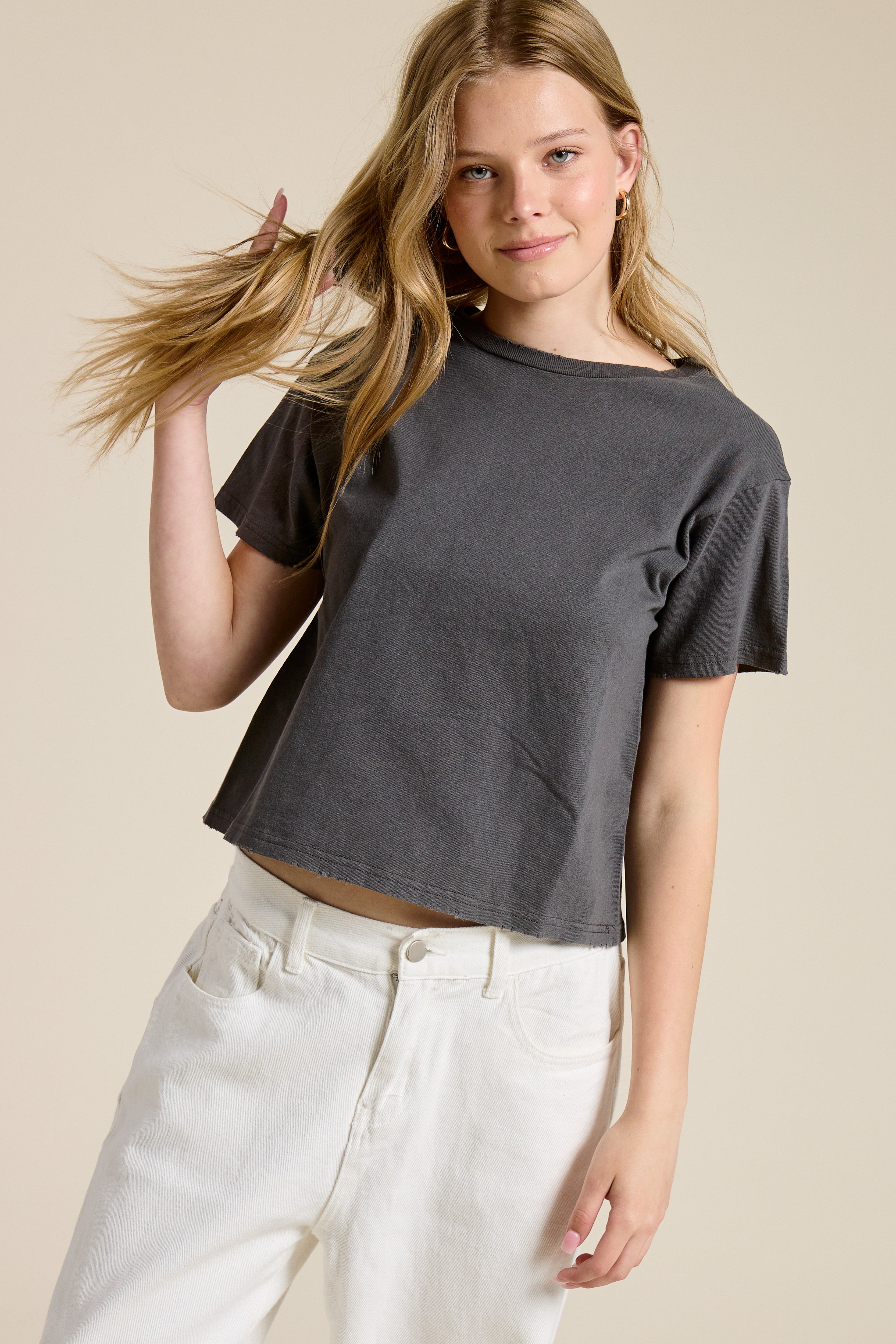 FORYERI Womens Raw Edge Crop Tee, Vintage Washed Cotton T Shirt, Grinding Detail Neck & Hem, Seamless Everyday Basic Top